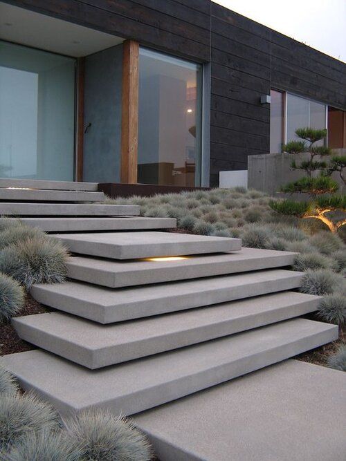 Floating concrete steps